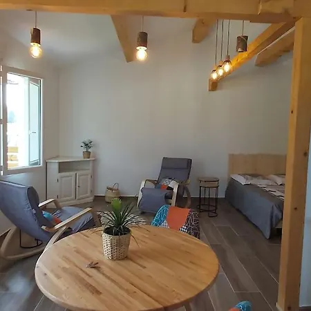 Cabanon Ca *